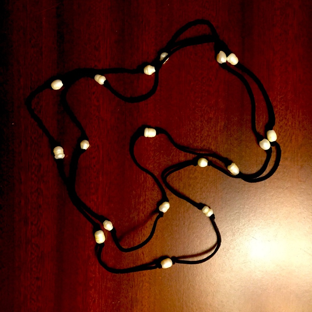 Freshwater pearl & leather necklace
